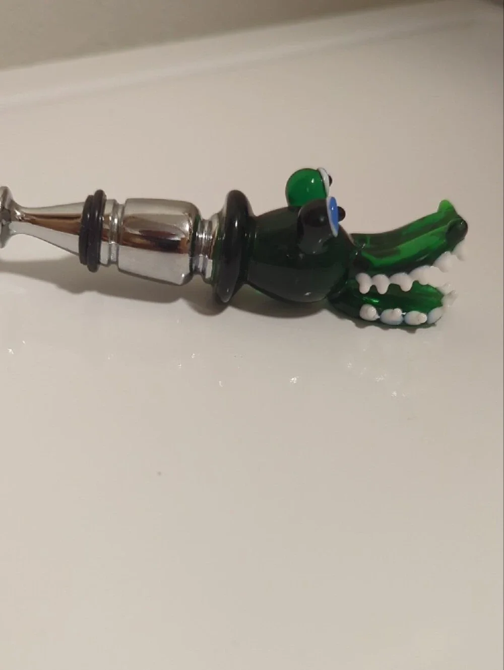 Alligator Wine Stopper With Black Seal